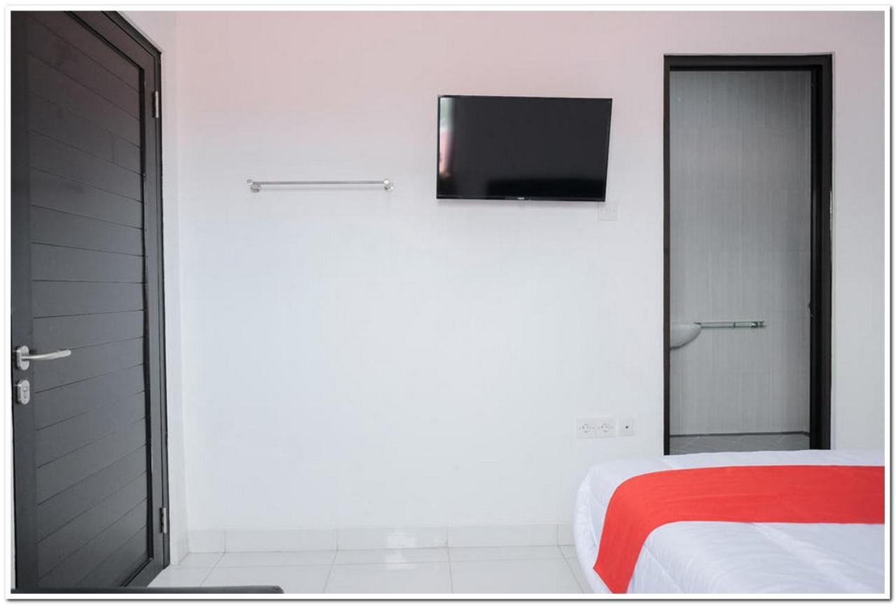 Reddoorz Near Kota Tua 2 Hotel Jakarta Exterior photo