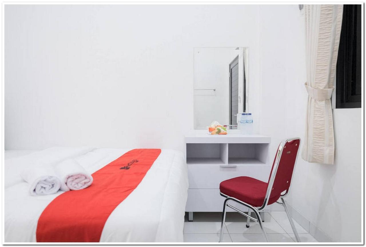 Reddoorz Near Kota Tua 2 Hotel Jakarta Exterior photo