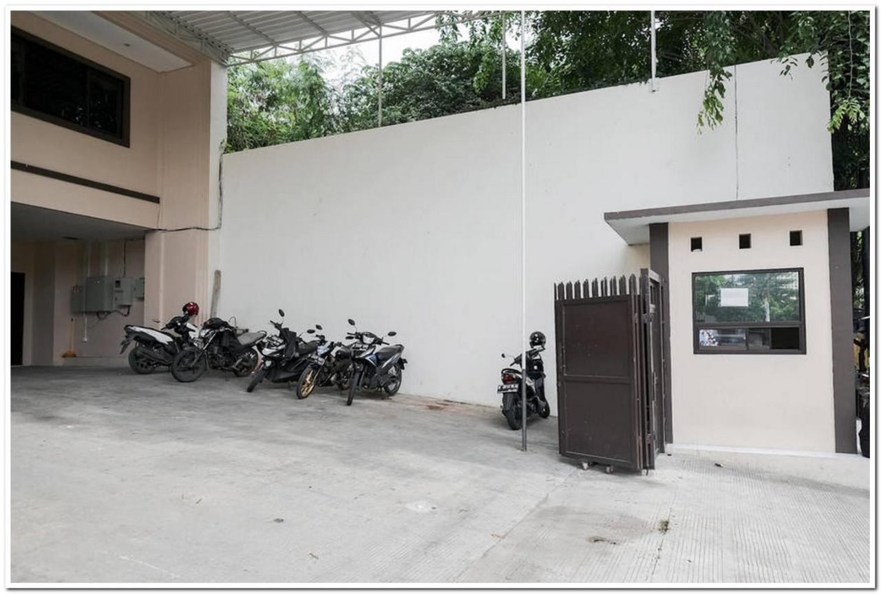 Reddoorz Near Kota Tua 2 Hotel Jakarta Exterior photo